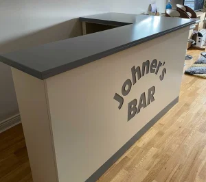 spray paint indoor bar table dublin